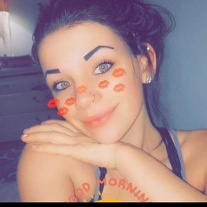 Meet your Posher, Dezzi